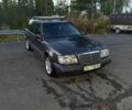 Черный Мерседес В124, объемом двигателя 2.2 л и пробегом 400 тыс. км за 4652 $, фото 1 на Automoto.ua