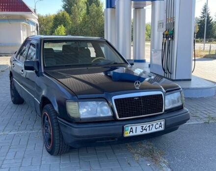 Черный Мерседес В124, объемом двигателя 3 л и пробегом 167 тыс. км за 1250 $, фото 1 на Automoto.ua