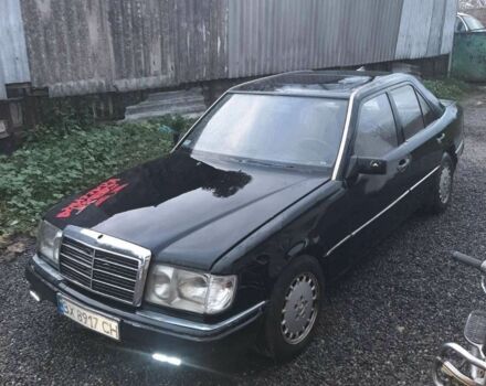 Черный Мерседес В124, объемом двигателя 2 л и пробегом 500 тыс. км за 1400 $, фото 1 на Automoto.ua