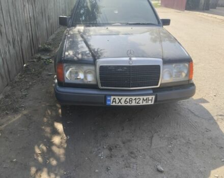 Чорний Мерседес В124, об'ємом двигуна 2 л та пробігом 200 тис. км за 2000 $, фото 1 на Automoto.ua