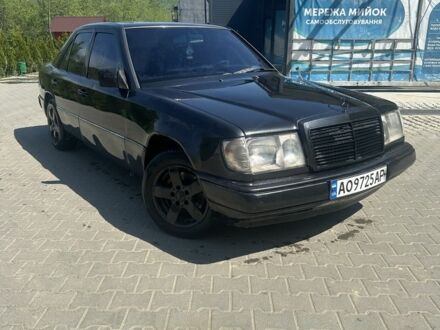 Мерседес В124 1990 у Тячеве на Automoto.ua Чорний Мерседес В124, об'ємом двигуна 2.5 л та пробігом 6 тис. км за 2400 $, фото 1 на Automoto.ua