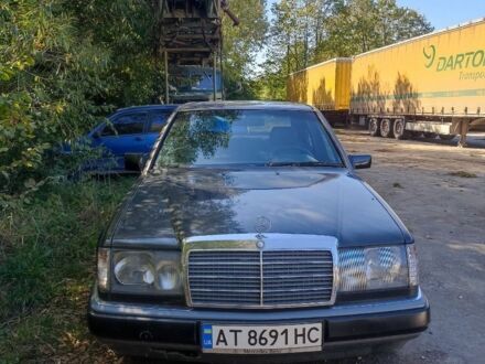 Мерседес В124 1990 в Калуше на Automoto.ua Черный Мерседес В124, объемом двигателя 2 л и пробегом 313 тыс. км за 2600 $, фото 1 на Automoto.ua