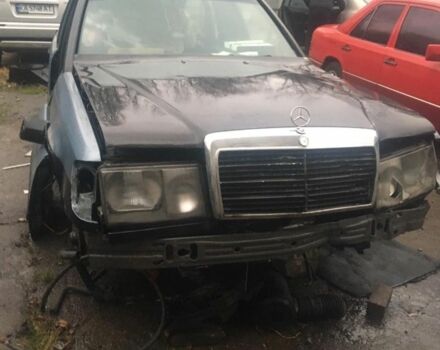 Черный Мерседес В124, объемом двигателя 0 л и пробегом 250 тыс. км за 284 $, фото 1 на Automoto.ua