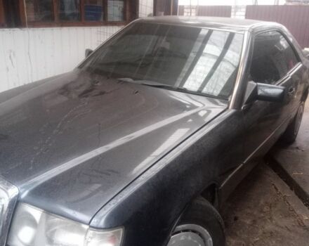 Черный Мерседес В124, объемом двигателя 2 л и пробегом 350 тыс. км за 4500 $, фото 1 на Automoto.ua