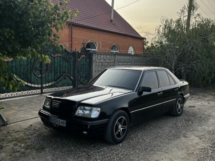 Мерседес В124 1992 в Подольск (Котовск) на Automoto.ua Черный Мерседес В124, объемом двигателя 3 л и пробегом 350 тыс. км за 3199 $, фото 1 на Automoto.ua