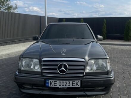 Мерседес В124 1993 в Днепре (Днепропетровске) на Automoto.ua Черный Мерседес В124, объемом двигателя 3.2 л и пробегом 120 тыс. км за 7000 $, фото 1 на Automoto.ua