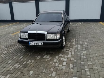 Чорний Мерседес В124, об'ємом двигуна 2 л та пробігом 580 тис. км за 2100 $, фото 1 на Automoto.ua