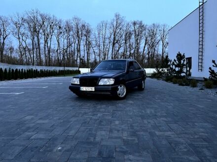 Мерседес В124 1993 у Луцьку на Automoto.ua Чорний Мерседес В124, об'ємом двигуна 3 л та пробігом 416 тис. км за 2800 $, фото 1 на Automoto.ua