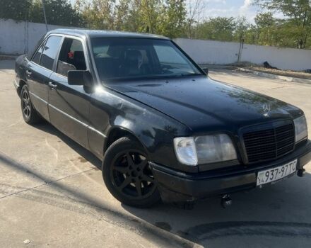 Чорний Мерседес В124, об'ємом двигуна 2.8 л та пробігом 3 тис. км за 1700 $, фото 1 на Automoto.ua