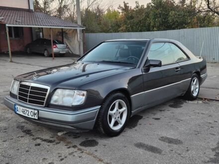 Мерседес В124 1995 у Харкові на Automoto.ua Чорний Мерседес В124, об'ємом двигуна 2 л та пробігом 385 тис. км за 4400 $, фото 1 на Automoto.ua