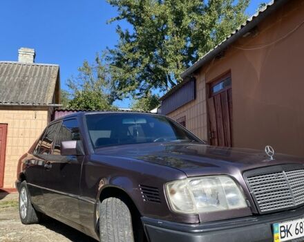 Фиолетовый Мерседес В124, объемом двигателя 2.3 л и пробегом 400 тыс. км за 2500 $, фото 14 на Automoto.ua