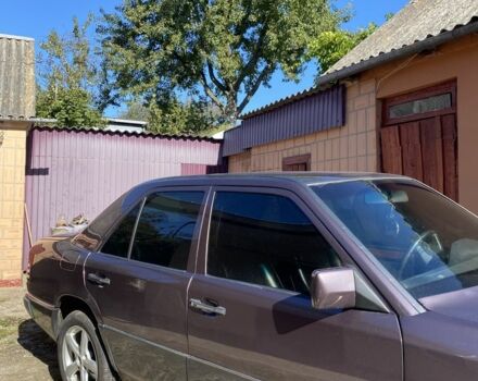 Фиолетовый Мерседес В124, объемом двигателя 2.3 л и пробегом 400 тыс. км за 2500 $, фото 12 на Automoto.ua