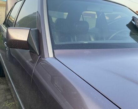 Фиолетовый Мерседес В124, объемом двигателя 2.3 л и пробегом 400 тыс. км за 2500 $, фото 2 на Automoto.ua