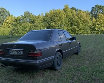 Фіолетовий Мерседес В124, об'ємом двигуна 2.8 л та пробігом 365 тис. км за 3700 $, фото 2 на Automoto.ua