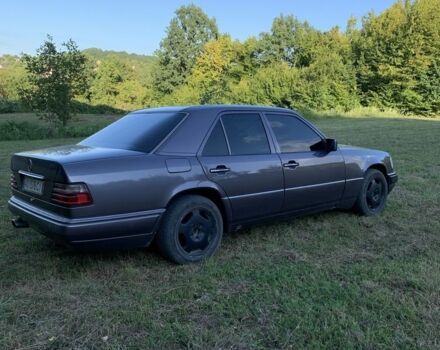 Фіолетовий Мерседес В124, об'ємом двигуна 2.8 л та пробігом 365 тис. км за 3700 $, фото 3 на Automoto.ua