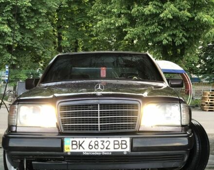 Фиолетовый Мерседес В124, объемом двигателя 2.3 л и пробегом 400 тыс. км за 2500 $, фото 1 на Automoto.ua