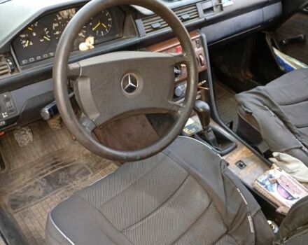 Коричневый Мерседес В124, объемом двигателя 2 л и пробегом 500 тыс. км за 1163 $, фото 3 на Automoto.ua