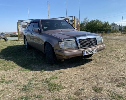 Коричневий Мерседес В124, об'ємом двигуна 2.3 л та пробігом 580 тис. км за 1650 $, фото 2 на Automoto.ua