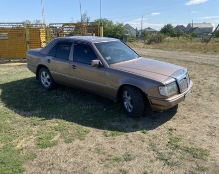 Коричневий Мерседес В124, об'ємом двигуна 2.3 л та пробігом 580 тис. км за 1650 $, фото 1 на Automoto.ua