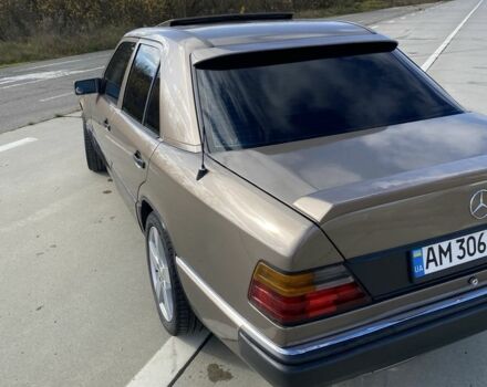 Коричневый Мерседес В124, объемом двигателя 2.3 л и пробегом 480 тыс. км за 2900 $, фото 4 на Automoto.ua