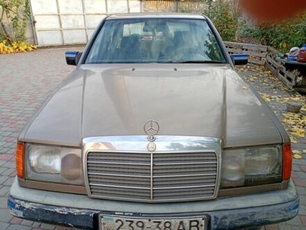 Мерседес В124 1987 у Кривому Розі на Automoto.ua Коричневий Мерседес В124, об'ємом двигуна 2 л та пробігом 500 тис. км за 1163 $, фото 1 на Automoto.ua