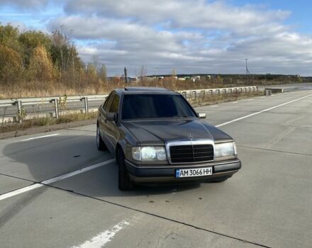 Коричневый Мерседес В124, объемом двигателя 2.3 л и пробегом 480 тыс. км за 2900 $, фото 1 на Automoto.ua