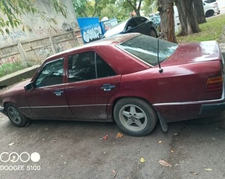 Червоний Мерседес В124, об'ємом двигуна 2.2 л та пробігом 432 тис. км за 1500 $, фото 3 на Automoto.ua