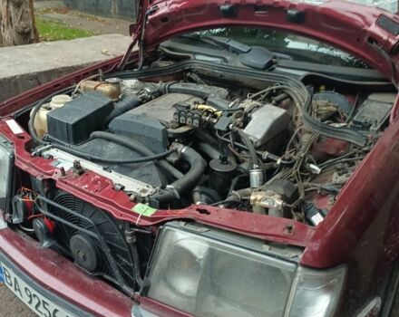 Червоний Мерседес В124, об'ємом двигуна 2.2 л та пробігом 432 тис. км за 1500 $, фото 6 на Automoto.ua