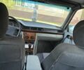 Красный Мерседес В124, объемом двигателя 2.5 л и пробегом 400 тыс. км за 3350 $, фото 9 на Automoto.ua