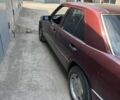 Красный Мерседес В124, объемом двигателя 2.3 л и пробегом 280 тыс. км за 3000 $, фото 2 на Automoto.ua