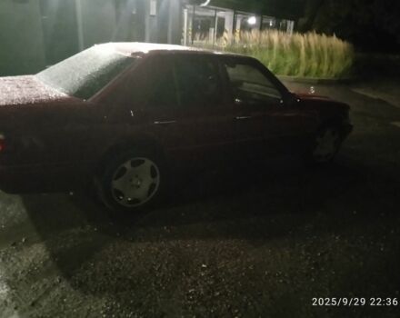 Червоний Мерседес В124, об'ємом двигуна 2 л та пробігом 2 тис. км за 4000 $, фото 1 на Automoto.ua