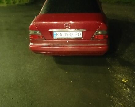 Червоний Мерседес В124, об'ємом двигуна 2 л та пробігом 2 тис. км за 4000 $, фото 2 на Automoto.ua