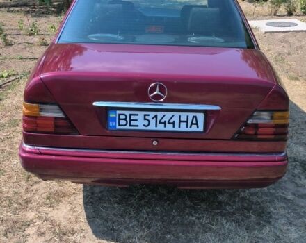 Червоний Мерседес В124, об'ємом двигуна 3 л та пробігом 347 тис. км за 2700 $, фото 1 на Automoto.ua
