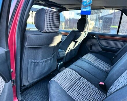 Красный Мерседес В124, объемом двигателя 2.5 л и пробегом 321 тыс. км за 3200 $, фото 7 на Automoto.ua