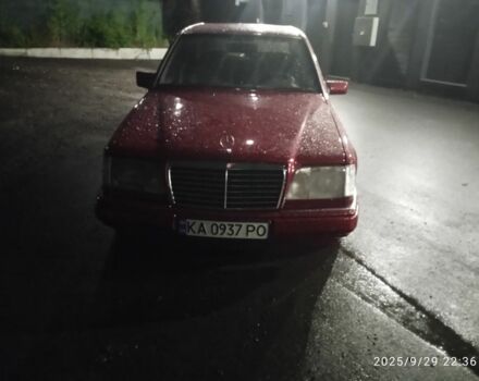 Красный Мерседес В124, объемом двигателя 2 л и пробегом 2 тыс. км за 4000 $, фото 1 на Automoto.ua