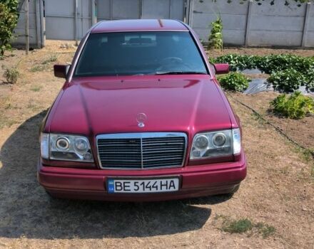 Червоний Мерседес В124, об'ємом двигуна 3 л та пробігом 347 тис. км за 2700 $, фото 1 на Automoto.ua