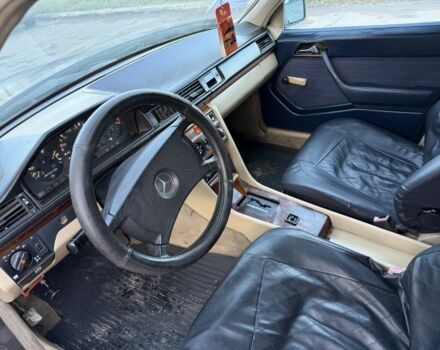 Мерседес В124, объемом двигателя 0 л и пробегом 156 тыс. км за 1250 $, фото 4 на Automoto.ua