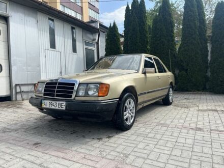 Мерседес В124 1986 в Каменце-Подольском на Automoto.ua Желтый Мерседес В124, объемом двигателя 2.3 л и пробегом 300 тыс. км за 1750 $, фото 1 на Automoto.ua