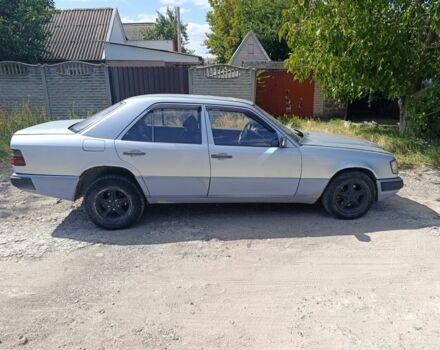 Сірий Мерседес В124, об'ємом двигуна 2.5 л та пробігом 100 тис. км за 1400 $, фото 3 на Automoto.ua