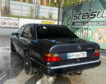 Серый Мерседес В124, объемом двигателя 2 л и пробегом 300 тыс. км за 1650 $, фото 1 на Automoto.ua