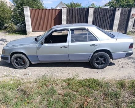 Сірий Мерседес В124, об'ємом двигуна 2.5 л та пробігом 100 тис. км за 1400 $, фото 2 на Automoto.ua