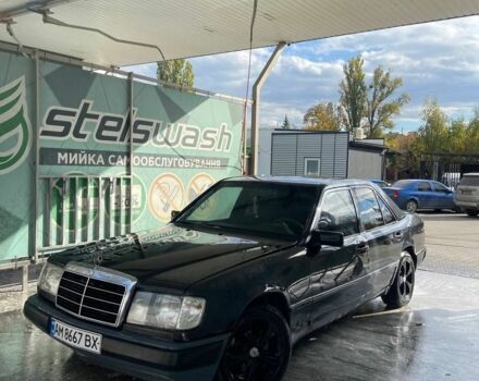 Серый Мерседес В124, объемом двигателя 2 л и пробегом 300 тыс. км за 1650 $, фото 3 на Automoto.ua