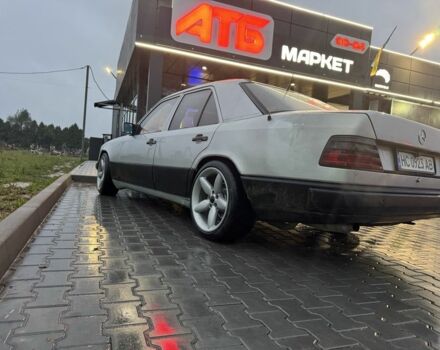 Сірий Мерседес В124, об'ємом двигуна 2.3 л та пробігом 380 тис. км за 2700 $, фото 3 на Automoto.ua