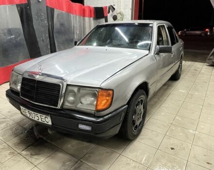 Серый Мерседес В124, объемом двигателя 2.6 л и пробегом 500 тыс. км за 1300 $, фото 8 на Automoto.ua