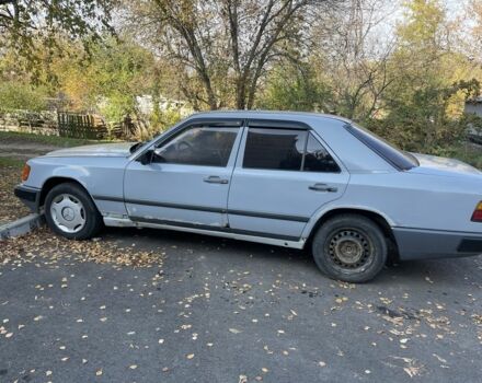 Серый Мерседес В124, объемом двигателя 2 л и пробегом 3 тыс. км за 700 $, фото 5 на Automoto.ua