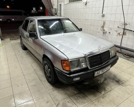 Серый Мерседес В124, объемом двигателя 2.6 л и пробегом 500 тыс. км за 1300 $, фото 9 на Automoto.ua