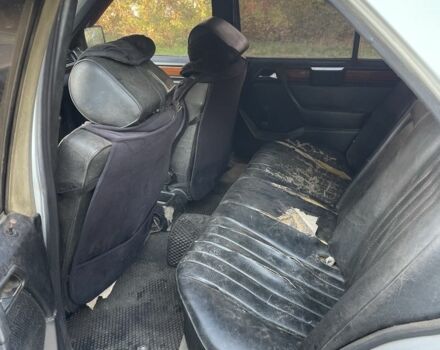 Серый Мерседес В124, объемом двигателя 2 л и пробегом 3 тыс. км за 700 $, фото 4 на Automoto.ua