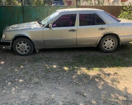 Серый Мерседес В124, объемом двигателя 2.5 л и пробегом 360 тыс. км за 2200 $, фото 3 на Automoto.ua