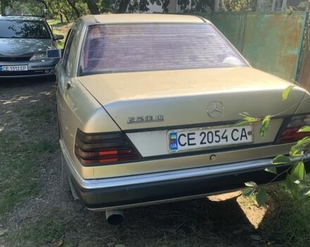 Серый Мерседес В124, объемом двигателя 2.5 л и пробегом 360 тыс. км за 2200 $, фото 4 на Automoto.ua