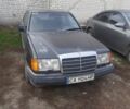 Серый Мерседес В124, объемом двигателя 2.2 л и пробегом 400 тыс. км за 2000 $, фото 1 на Automoto.ua